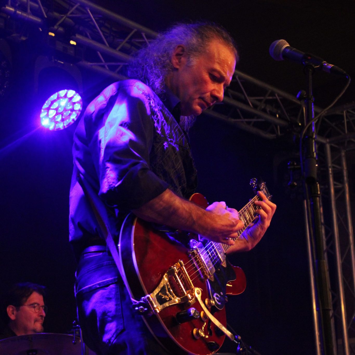 Christian Codfert - Guitariste soliste d'exception et professeur depuis 30 ans.